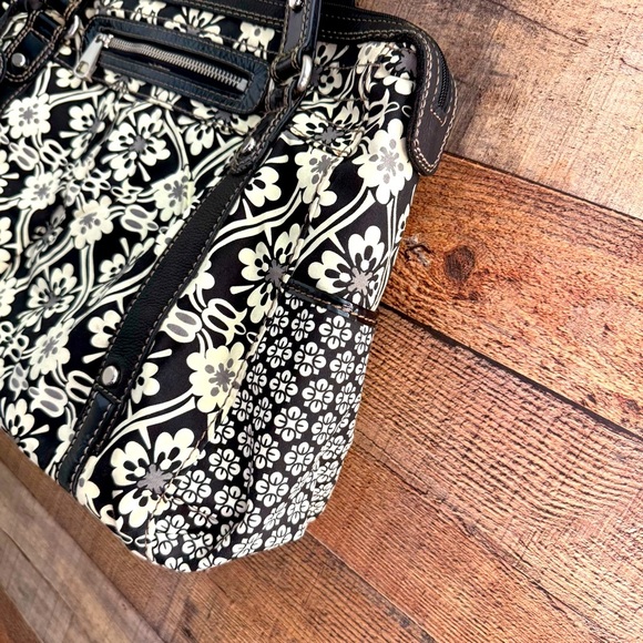 NWOT Fossil Women’s XL Floral Utility/Travel Tote Bag - Picture 3 of 13
